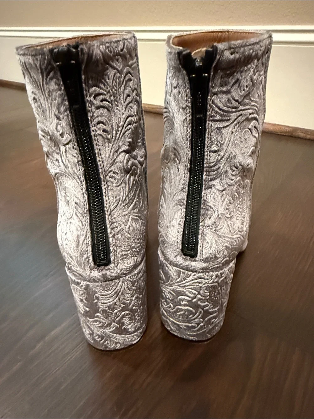 Lewit Silver-Gray Embossed Velvet Ankle Boots